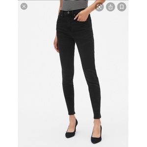 HighRise Skinny Jeans w/ Secret Smoothing Pockets